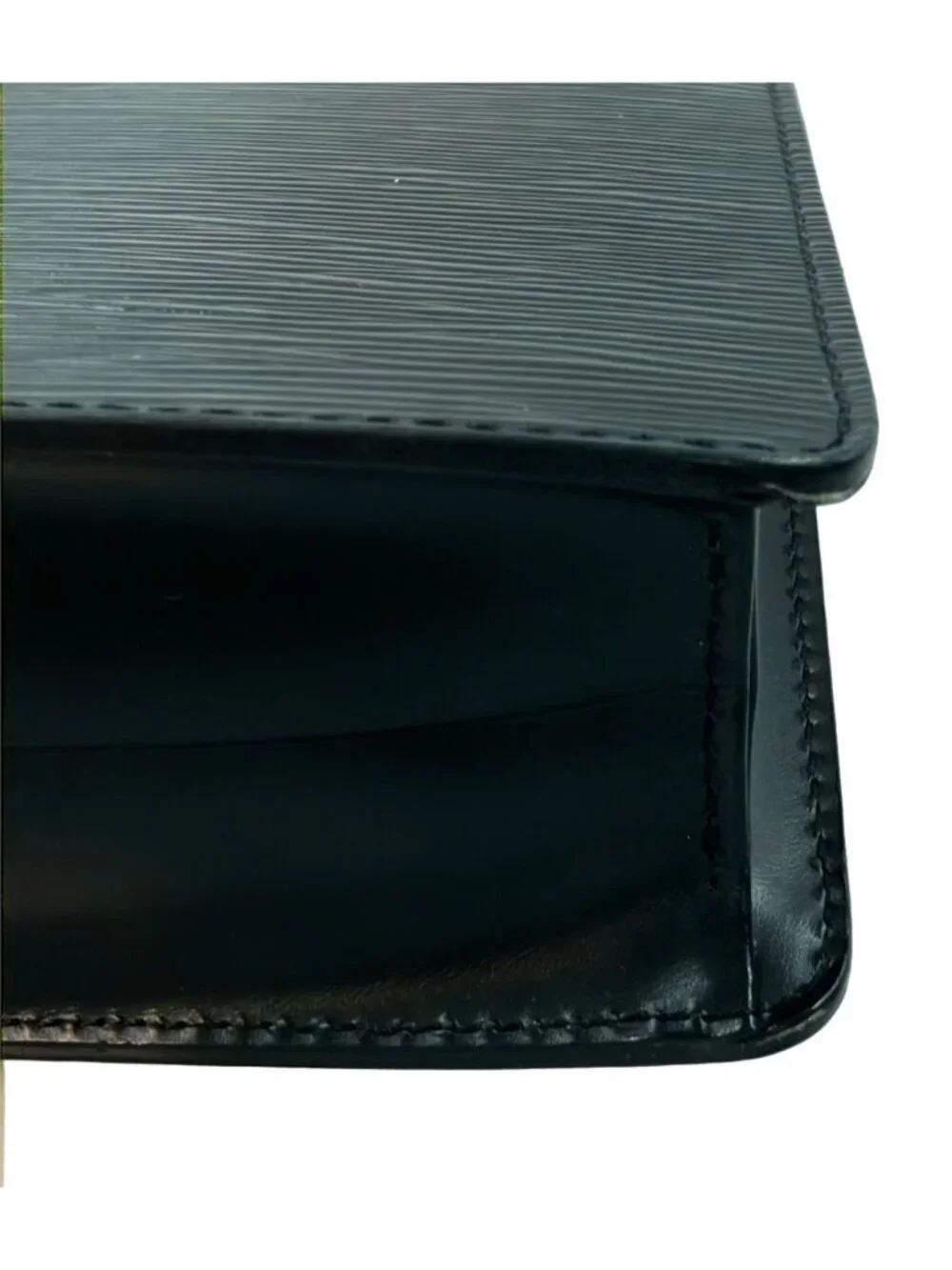 Louis Vuitton Clutch Epi Omu LadyLouis - Picture 9 of 9